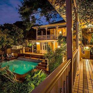Goble Palms Guest Lodge & Urban Retreat